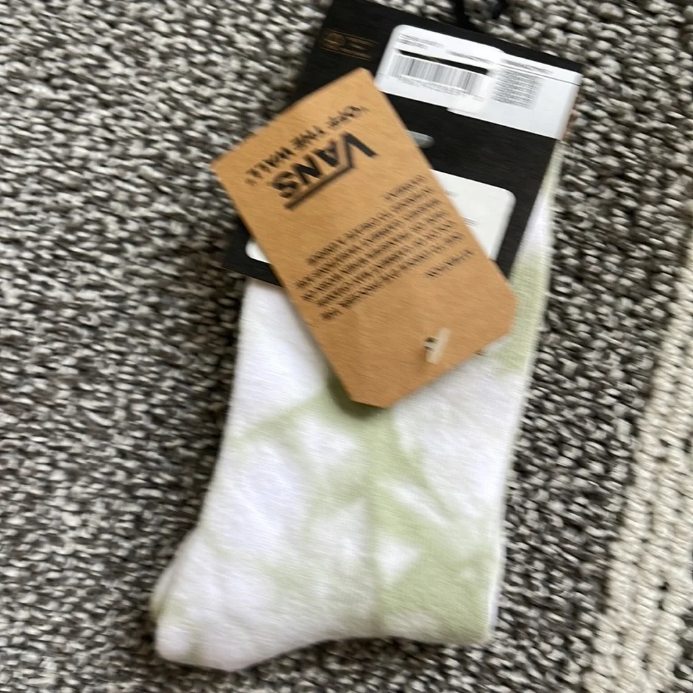 VANS “Off The Wall” Women’s socks  
NWT - Picture 5 of 16